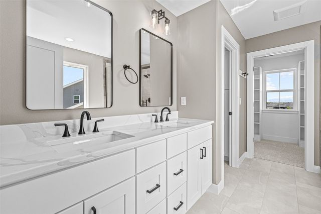 1005 Thomas Circle, Tiffin, IA 52340