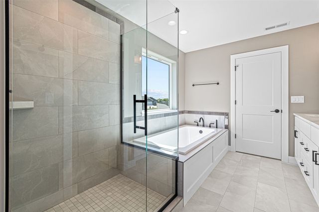 1005 Thomas Circle, Tiffin, IA 52340