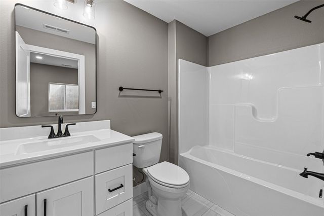 1005 Thomas Circle, Tiffin, IA 52340