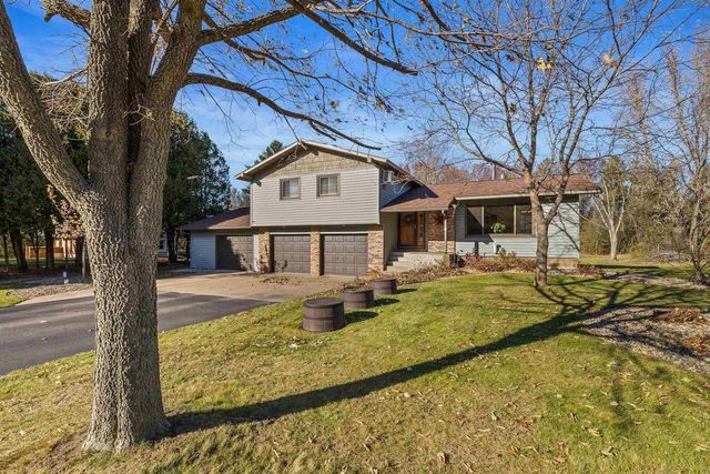 2121 LOVEWOOD DRIVE, Wisconsin Rapids, WI 54494