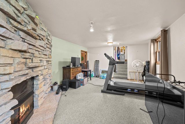 2121 LOVEWOOD DRIVE, Wisconsin Rapids, WI 54494