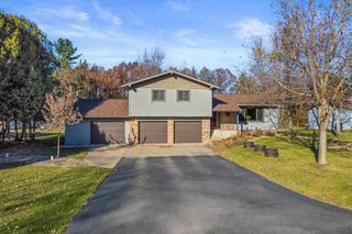 2121 LOVEWOOD DRIVE, Wisconsin Rapids, WI 54494