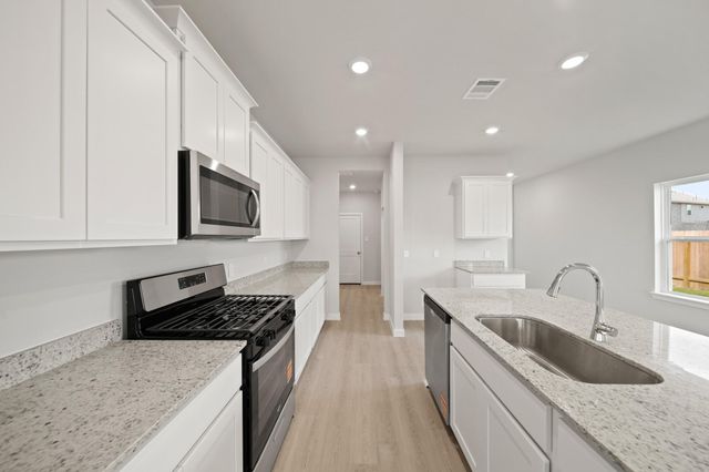 316 Bennett Street, Angleton, TX 77515