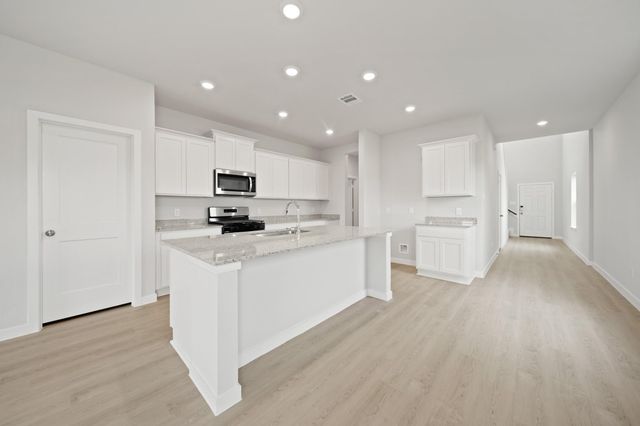 316 Bennett Street, Angleton, TX 77515