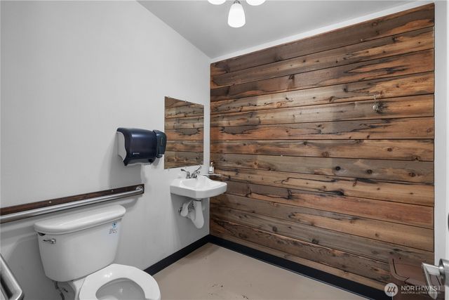 2364 Jackson Highway, Chehalis, WA 98532