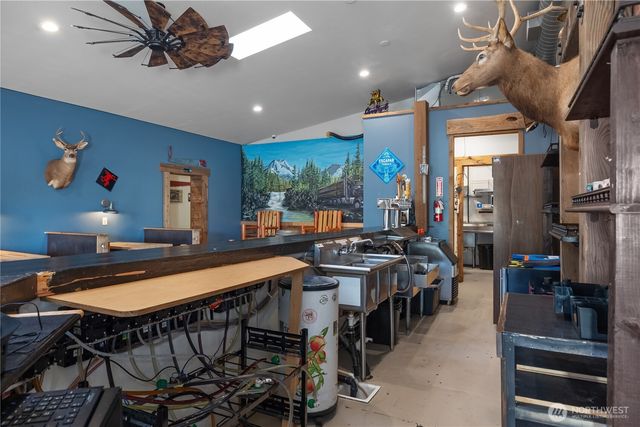 2364 Jackson Highway, Chehalis, WA 98532