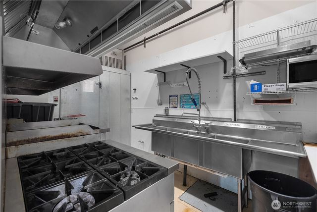 2364 Jackson Highway, Chehalis, WA 98532