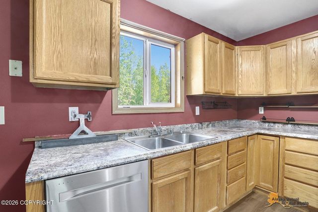 16190 W Huskie Drive, Big Lake, AK 99623