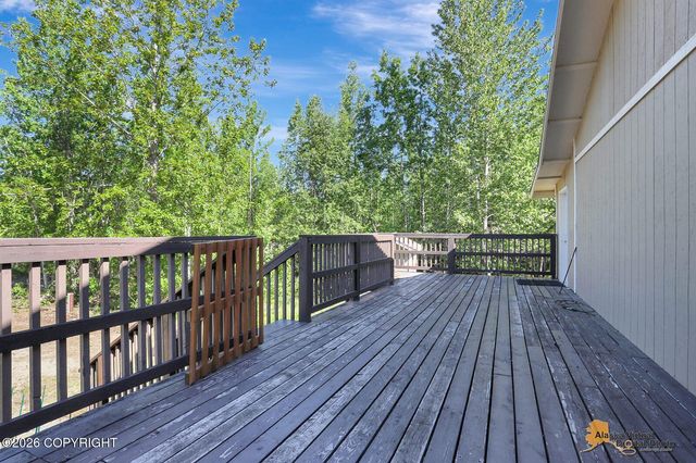 16190 W Huskie Drive, Big Lake, AK 99623