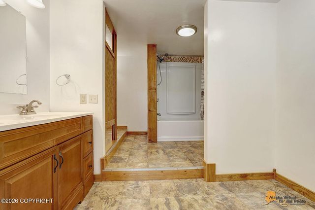 16190 W Huskie Drive, Big Lake, AK 99623