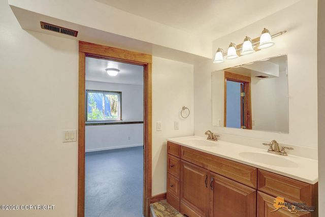 16190 W Huskie Drive, Big Lake, AK 99623