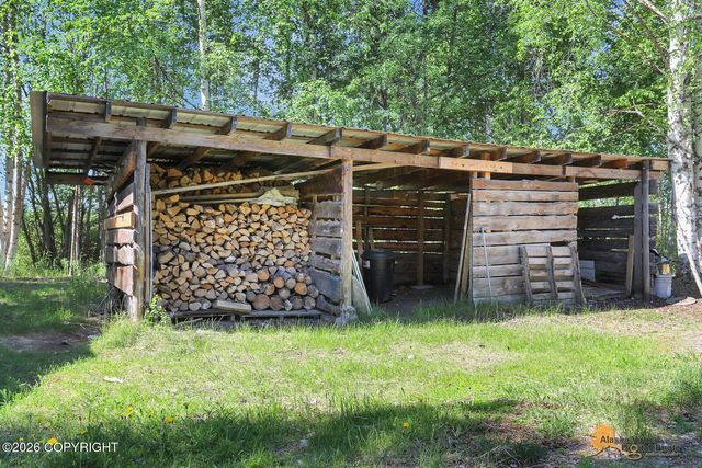 16190 W Huskie Drive, Big Lake, AK 99623