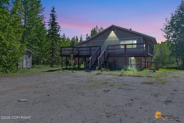 16190 W Huskie Drive, Big Lake, AK 99623