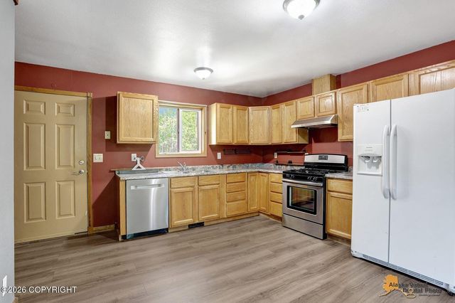 16190 W Huskie Drive, Big Lake, AK 99623