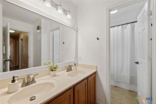 210 W Iowa Drive, Harker Heights, TX 76548