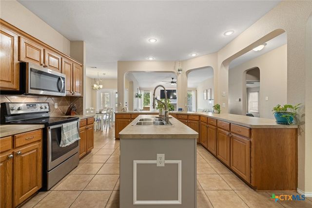 210 W Iowa Drive, Harker Heights, TX 76548