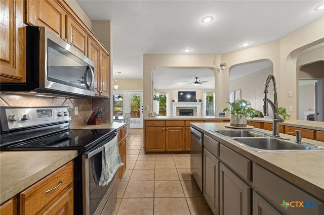 210 W Iowa Drive, Harker Heights, TX 76548