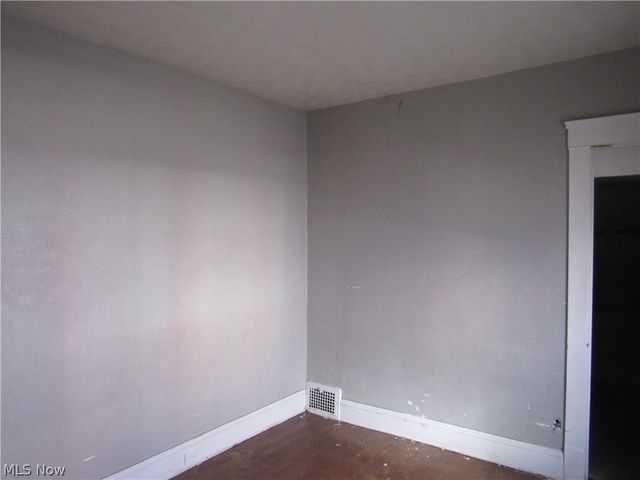 1427 E 133rd Street, East Cleveland, OH 44112