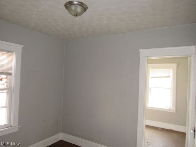 1427 E 133rd Street, East Cleveland, OH 44112