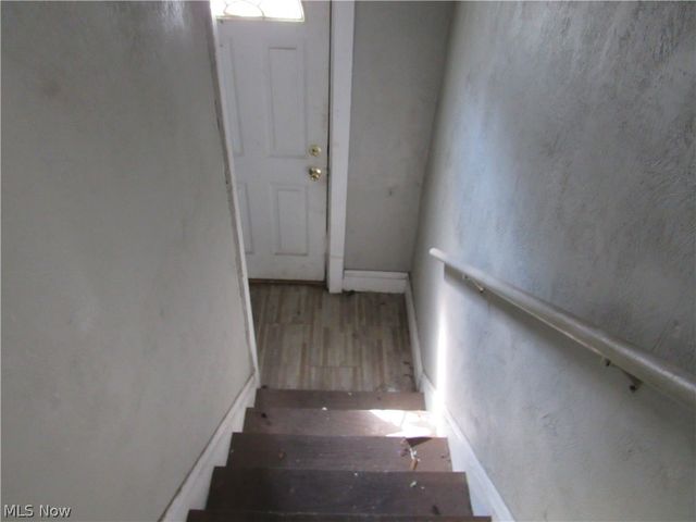 1427 E 133rd Street, East Cleveland, OH 44112