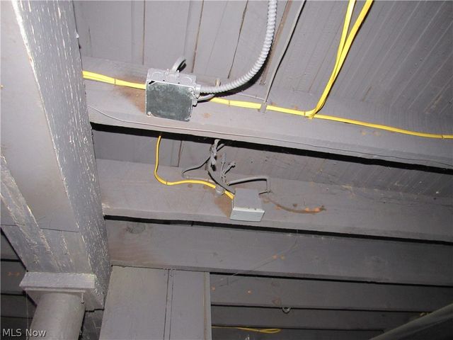 1427 E 133rd Street, East Cleveland, OH 44112