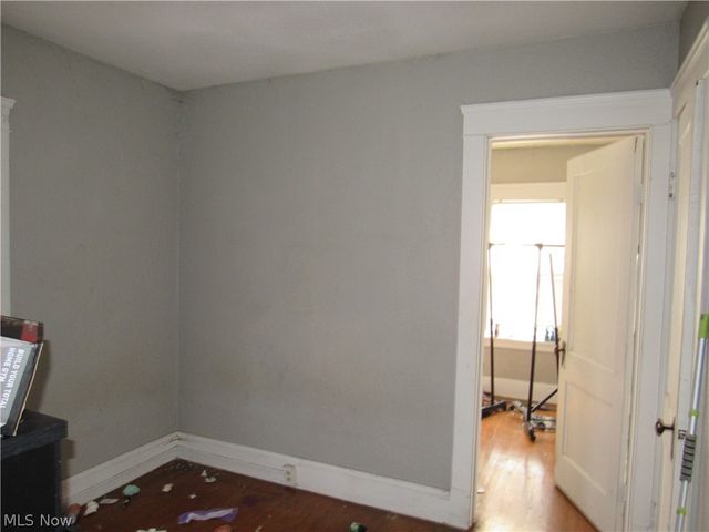 1427 E 133rd Street, East Cleveland, OH 44112