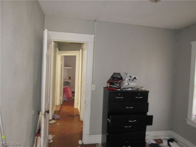 1427 E 133rd Street, East Cleveland, OH 44112