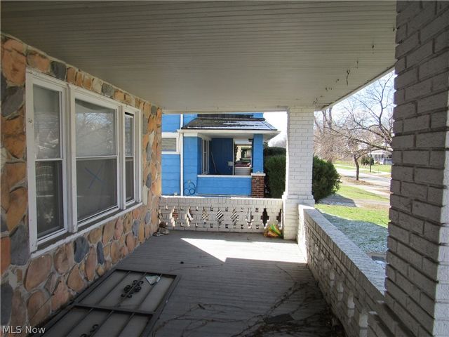 1427 E 133rd Street, East Cleveland, OH 44112