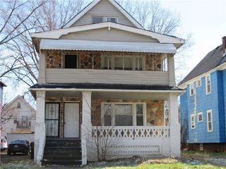 1427 E 133rd Street, East Cleveland, OH 44112