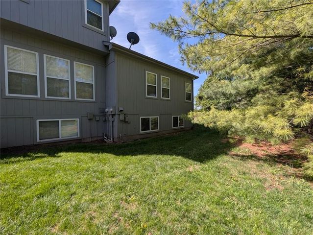 7317 SILVERHEEL Street, Shawnee, KS 66227