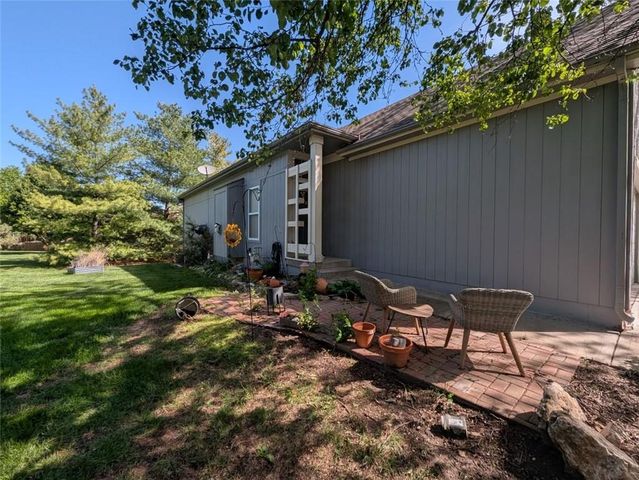 7317 SILVERHEEL Street, Shawnee, KS 66227