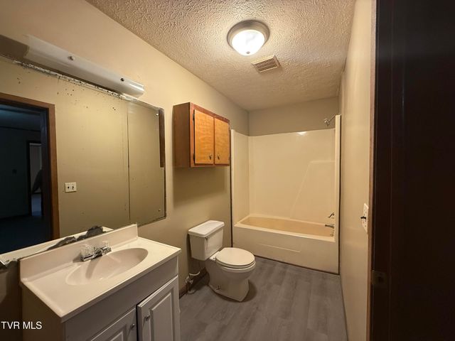 1204 Bloomingdale Pike, Kingsport, TN 37660