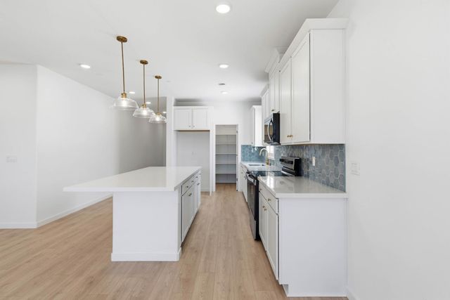 8313 Morning Star Way, Elk Grove, CA 95757