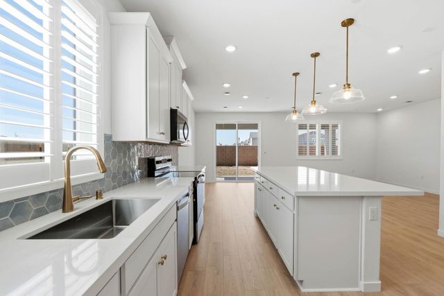 8313 Morning Star Way, Elk Grove, CA 95757