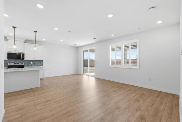 8313 Morning Star Way, Elk Grove, CA 95757
