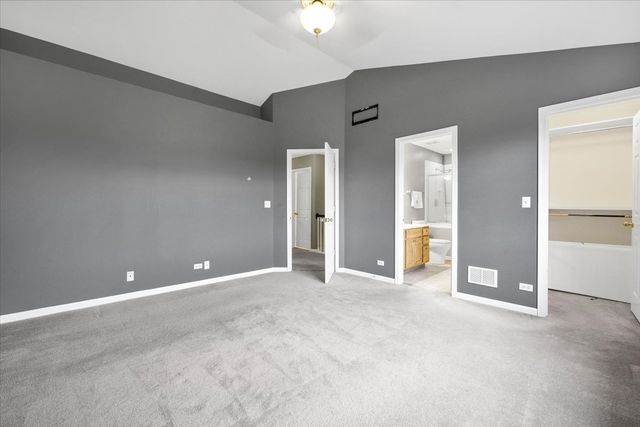 7 Appletree Court, Lake In The Hills, IL 60156