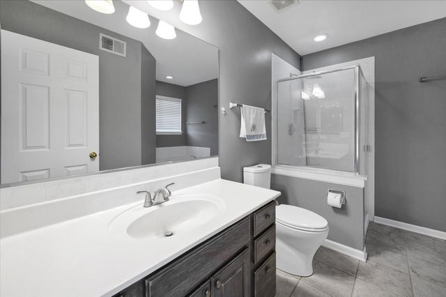 7 Appletree Court, Lake In The Hills, IL 60156