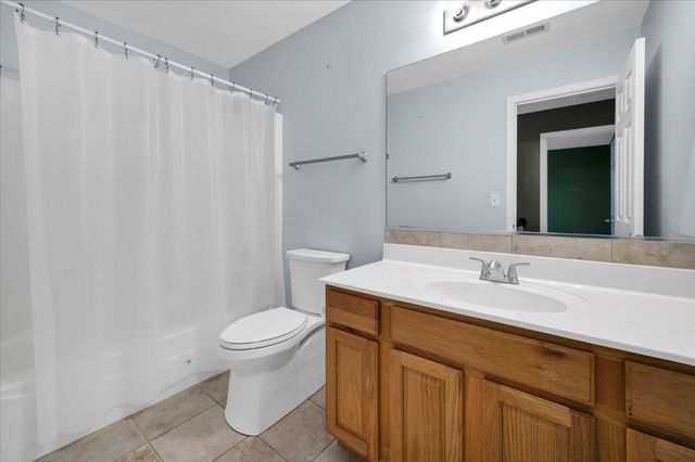 7 Appletree Court, Lake In The Hills, IL 60156