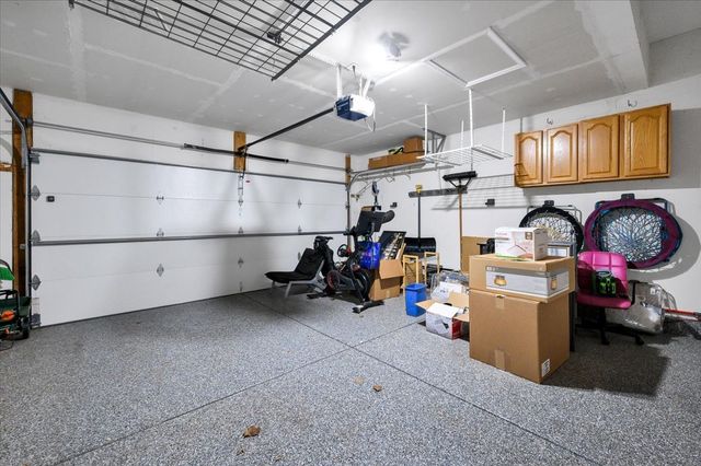 7 Appletree Court, Lake In The Hills, IL 60156