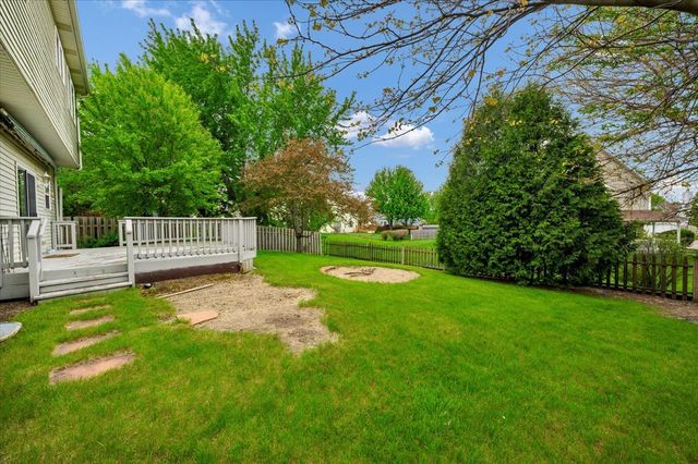 7 Appletree Court, Lake In The Hills, IL 60156