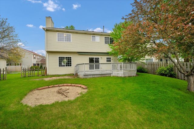 7 Appletree Court, Lake In The Hills, IL 60156
