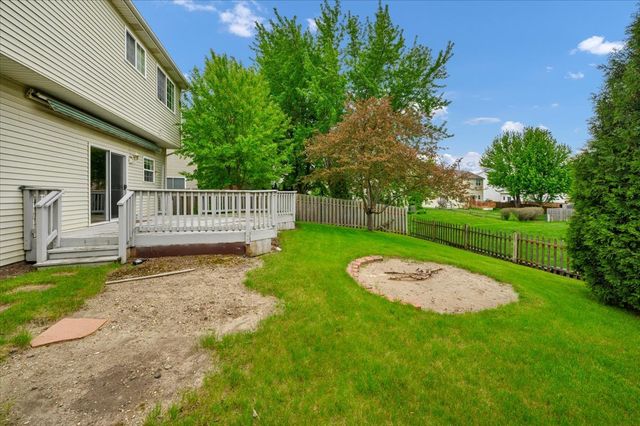7 Appletree Court, Lake In The Hills, IL 60156