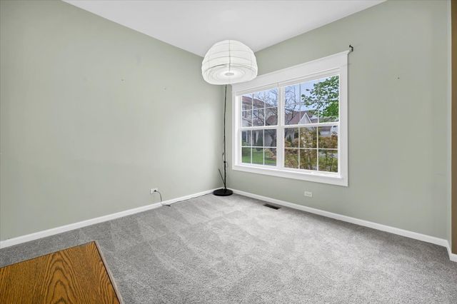 7 Appletree Court, Lake In The Hills, IL 60156