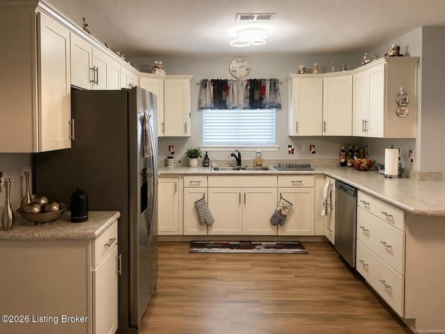 7618 Eagle Landing Way, Louisville, KY 40214