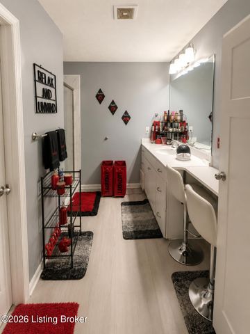7618 Eagle Landing Way, Louisville, KY 40214