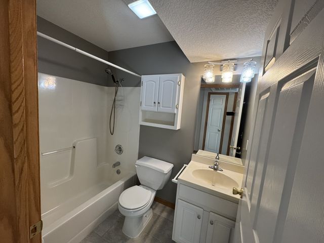 3030 Holiday Court 7, Bettendorf, IA 52722