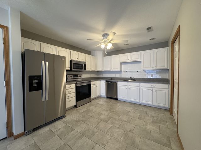 3030 Holiday Court 7, Bettendorf, IA 52722