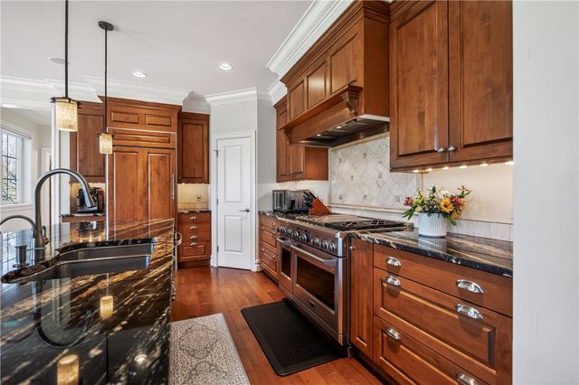 7 Hawkstone Way, Pittsford, NY 14534