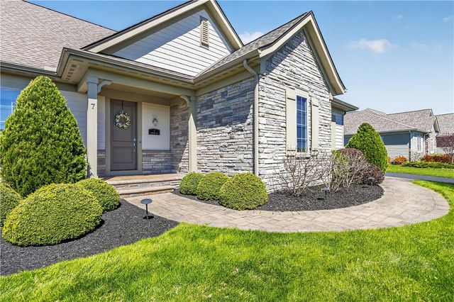 7 Hawkstone Way, Pittsford, NY 14534