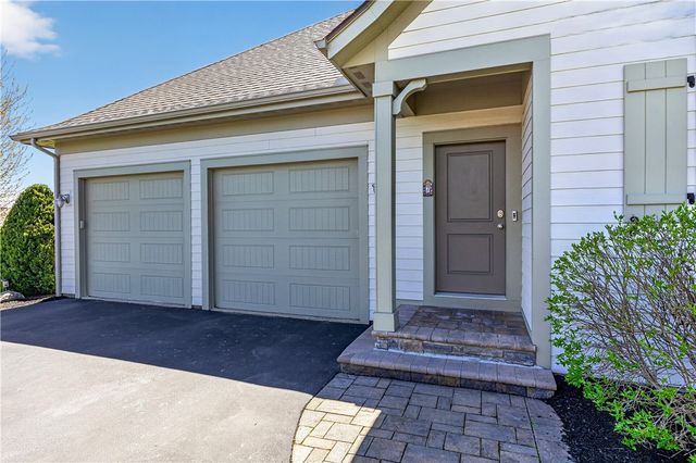 7 Hawkstone Way, Pittsford, NY 14534
